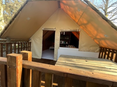 LODGE TENT -