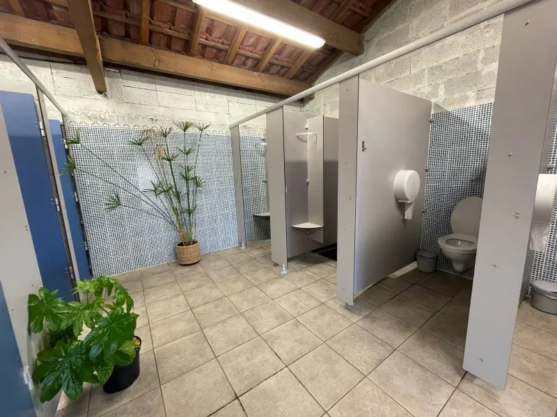 Emplacement Premium Camping Avec Électricité -