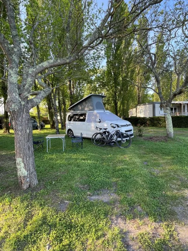 Emplacement Camping Avec Électricité -
