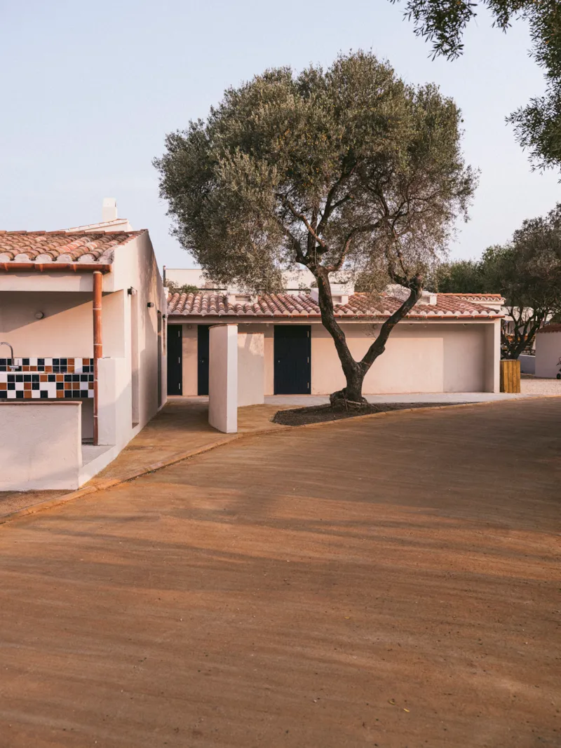 Emplacement Plus (Les Tentes Ne Sont Pas Autorisées)