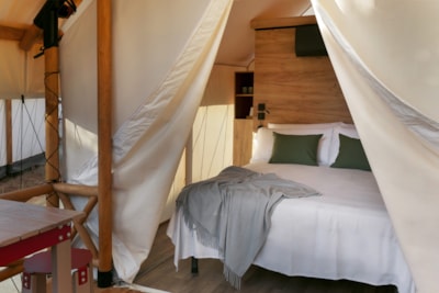 Glamping Couple — 5