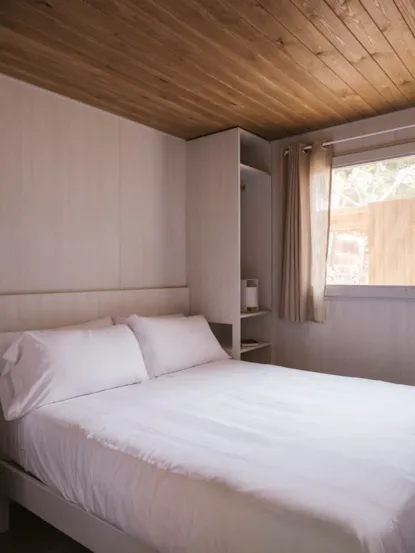 Mobil Home Family Wood