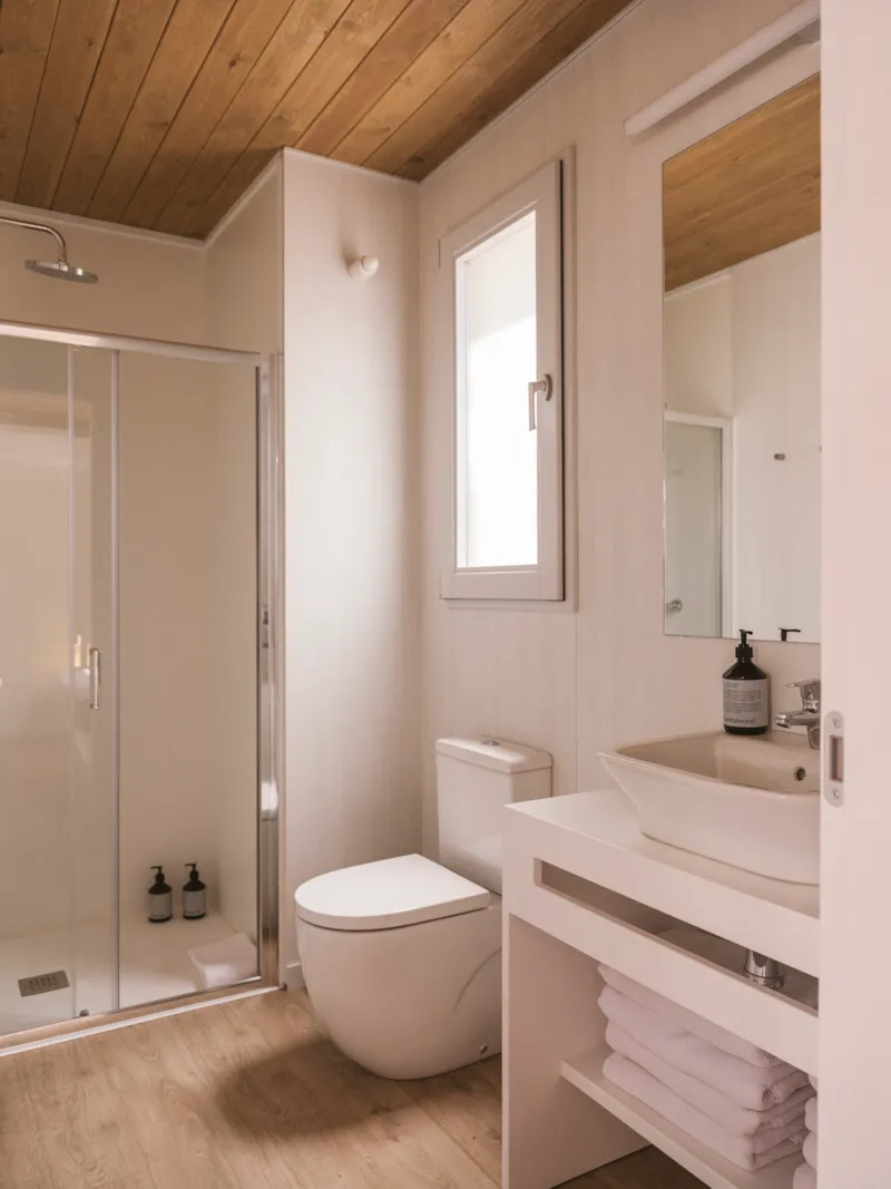 Mobil Home Family Wood