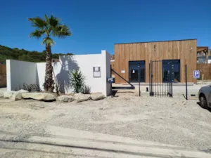 Camping Les Lodges du Lagon - MyCamping