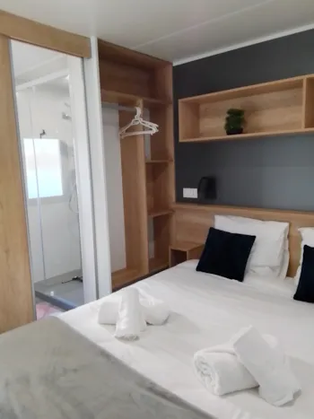 Location - Mobil-Home 1 Chambre - Confort - Camping Les Lodges du Lagon