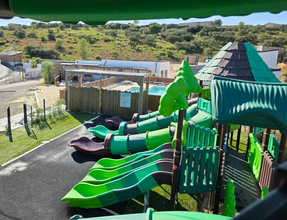 Camping Les Lodges du Lagon - image n°1 - MyCamping