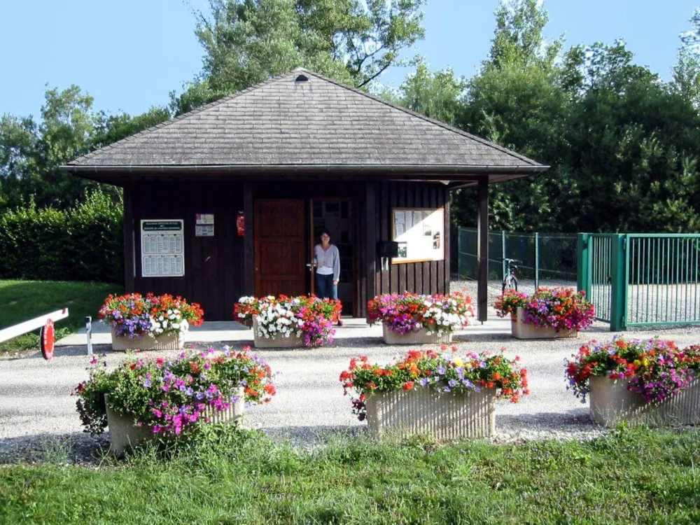 Camping Municipal Les Berges du Guiers - image n°5 - Isere