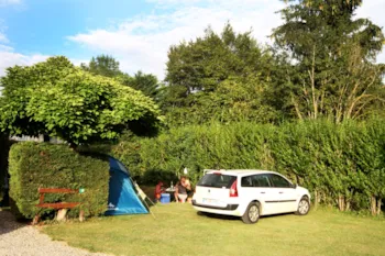 Stellplatz - Stellplatz Nature (Zelt, Wohnwagen Oder Wohnmobil / 1 Auto) - Camping Belvédère de l'Obiou