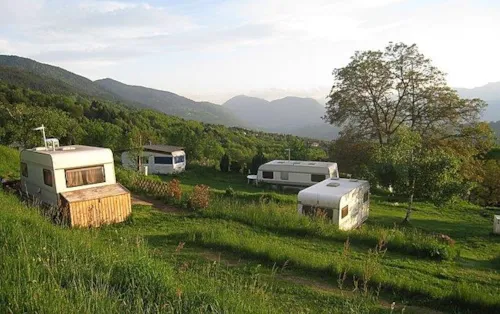 Emplacement - Forfait Emplacement + 1 Véhicule + Tente - image n°4 - Camping du Buisson