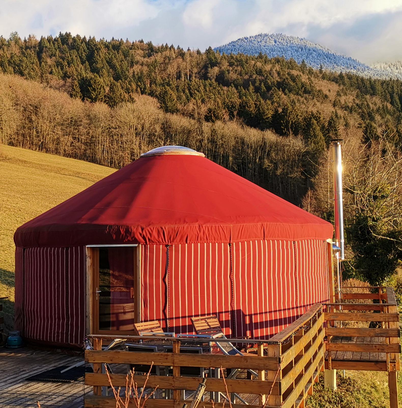 Accommodation - Yurt Bedroom 1 Bathroom + Wc + Spa - Camping du Buisson