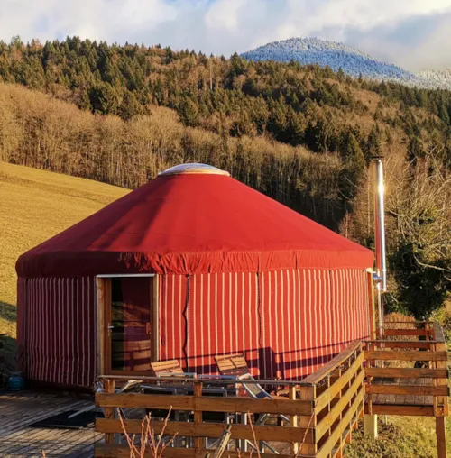 Location - Yourte 1 Chambre 1 Salle De Bain + Wc + Spa Privatif - image n°1 - Camping du Buisson