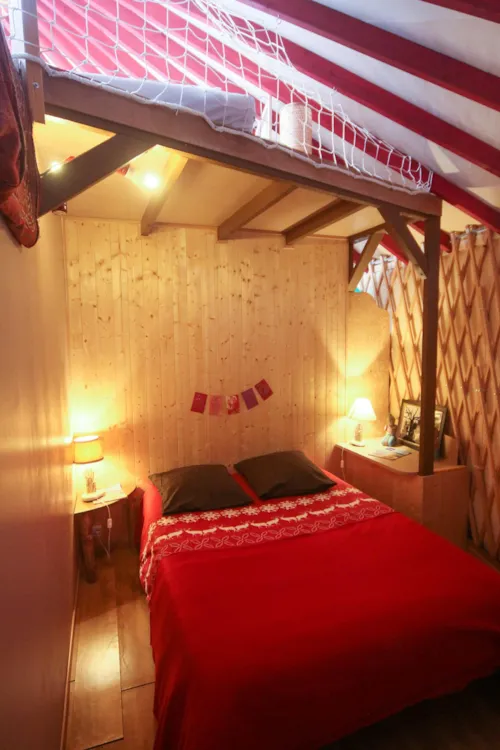 Location - Yourte 1 Chambre 1 Salle De Bain + Wc + Spa Privatif - image n°6 - Camping du Buisson