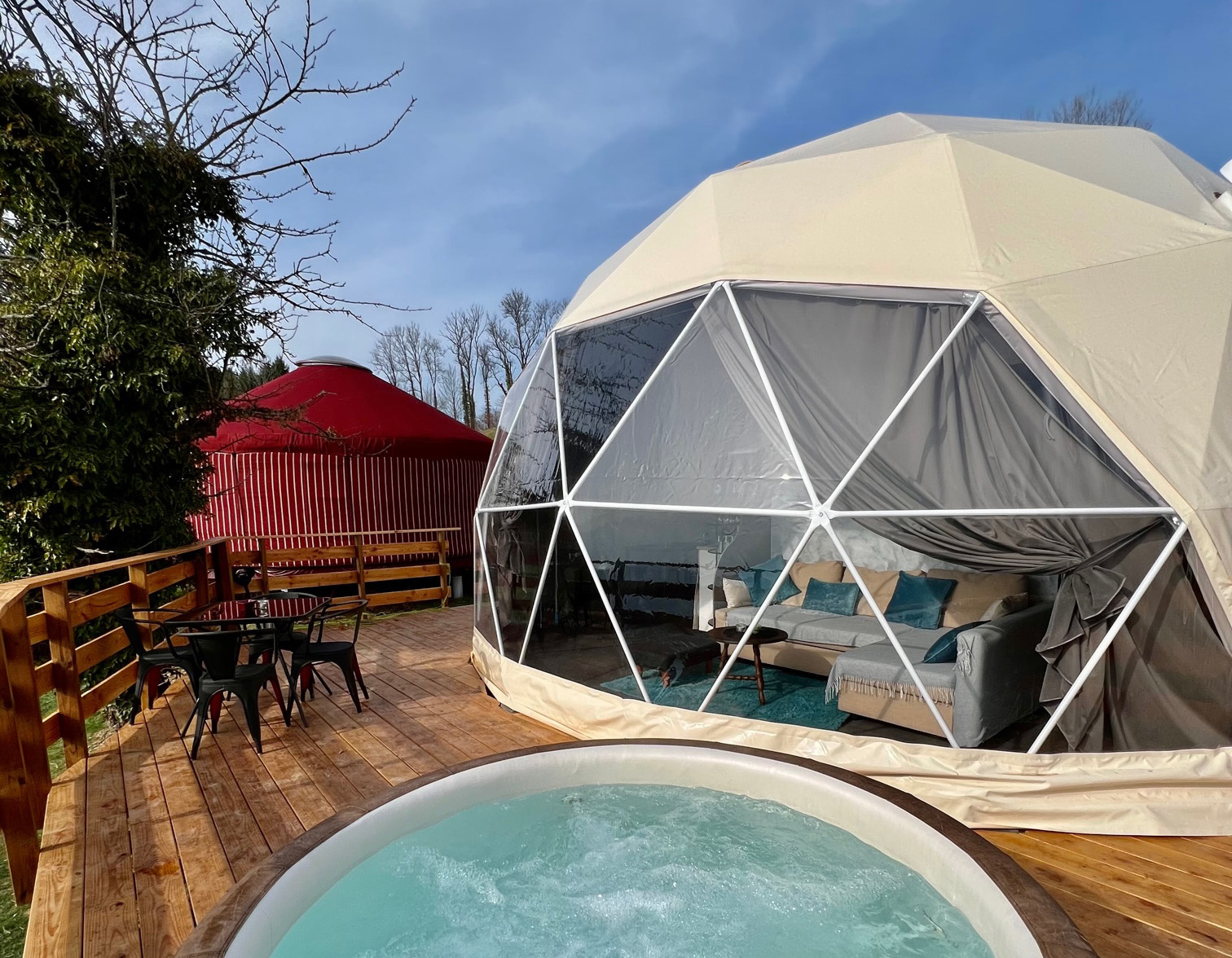 Accommodation - Cocoon Geodesic Dome - Camping du Buisson