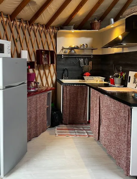 Mietunterkunft - Jurte  1 Zimmer 1 Badezimmer + Wc + Spa - image n°6 - Camping du Buisson