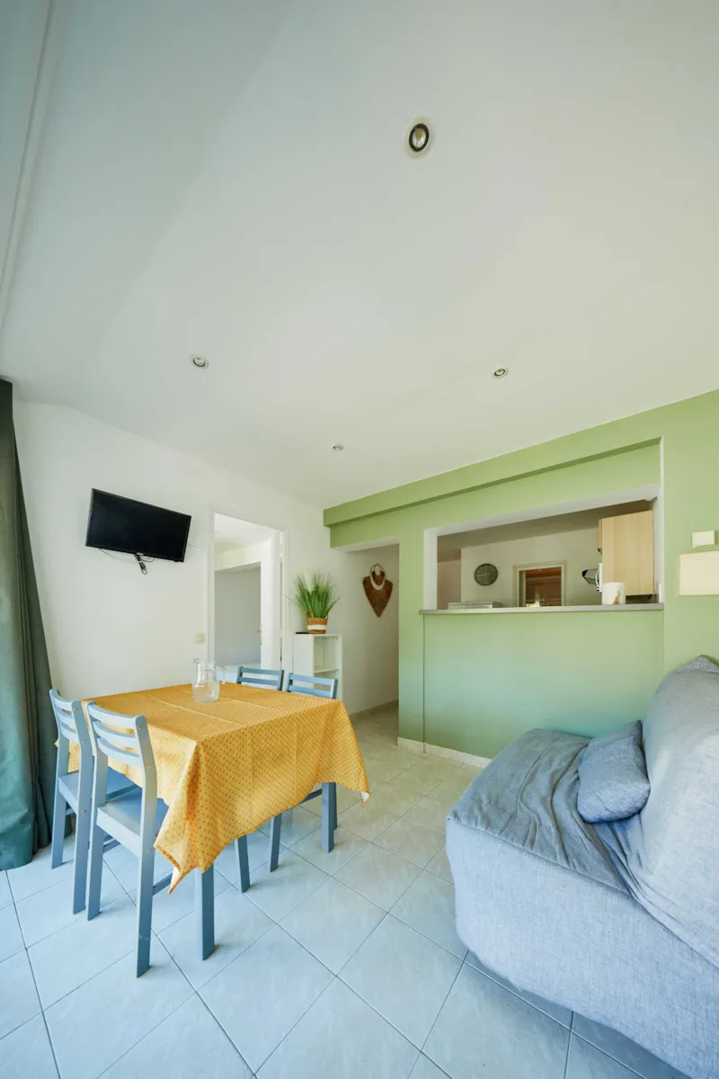 Appartement 42M², 2 Chambres, Rez De Jardin