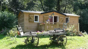 Mietunterkunft - Mobilheim Standard Ballario 29M² - 2 Schlafzimmer + Überdachte Terrasse 10M² - Flower Camping Ser Sirant