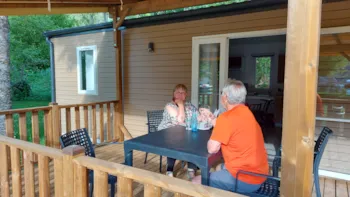 Mietunterkunft - Mobilheim Life Confort Pmr 32M² - 2 Schlafzimmer + Überdachte Terrasse 18M² + 2 Tv - Flower Camping Ser Sirant