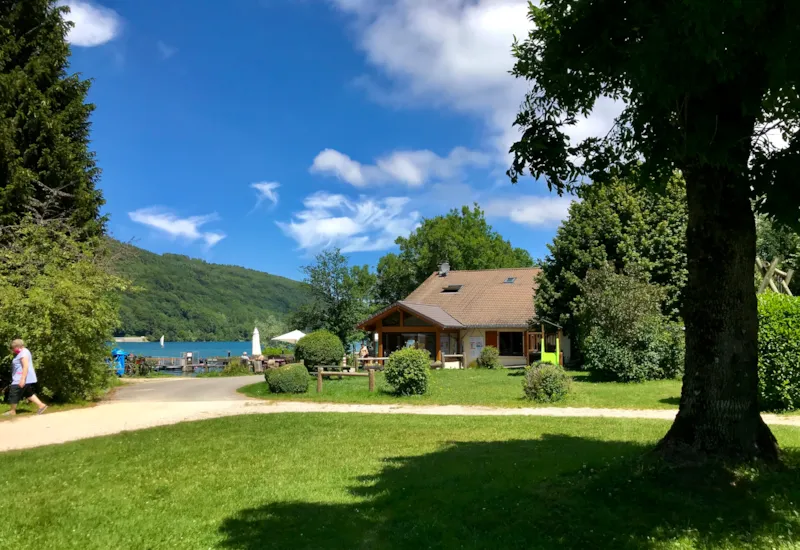 Forfait Confort - Emplacement + Électricité 10A