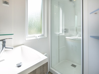 Premium Loggia MH 26 m², 2 bedrooms + 9 m² covered terrace + TV + A/C + beds made upon arrival