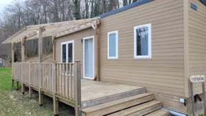 Locatif - Premium Riviera mobile home, 32m² - 3 bedrooms + 15 m² semi-covered terrace + TV + A/C - Flower Camping Ser Sirant