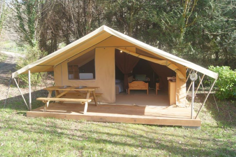 Accommodation - Tente Safari 2 Personnes Incluses 25M² + Terrasse De 10M² Sans Sanitaires 2/4 Pers - Camping Eau Naturelle