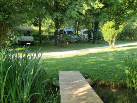 Pitch - Pitch : Car + Tent + Electricity 5A - Camping Eau Naturelle