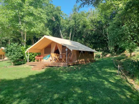 Huuraccommodatie(s) - Tent Safari 25M² + Terras 10M² Zonder Privé Sanitair Bij De Stroom - Camping Eau Naturelle