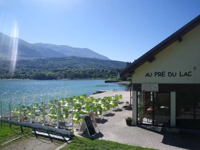 Camping Au Pré Du Lac