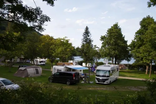 Emplacement - Emplacement - image n°6 - Camping Au Pré Du Lac