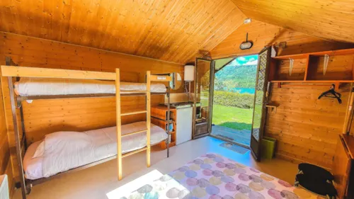 Location - Hutte Petit Chalet De 14 M² Sans Sanitaire - image n°5 - Camping Au Pré Du Lac