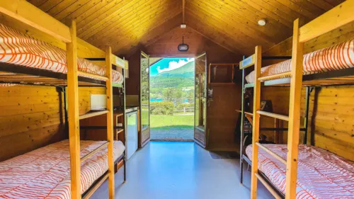 Location - Hutte Petit Chalet De 14 M² Sans Sanitaire - image n°6 - Camping Au Pré Du Lac
