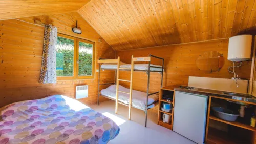 Location - Hutte Petit Chalet De 14 M² Sans Sanitaire - image n°6 - Camping Au Pré Du Lac