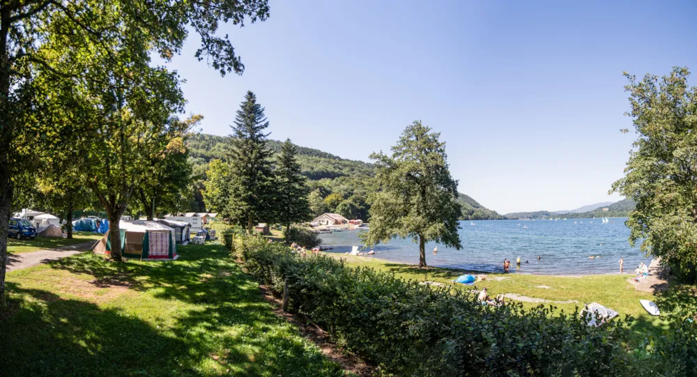 Emplacement - Emplacement Vu Lac - Camping Au Pré Du Lac