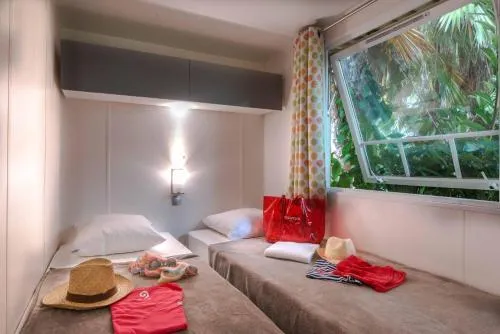 Location - Mobil Home 2 Chambres Grand Confort 30 M² - image n°2 - Camping Au Pré Du Lac