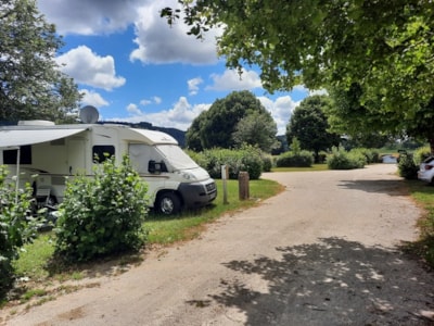 Camping package (pitch, 2 people, 1 vehicle) — 1