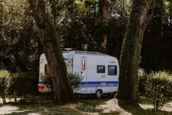 Forfait Camping (Emplacement, 2 Personnes, 1 Véhicule)