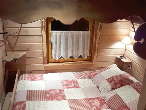 Location - Roulotte Rouge Fougères - image n°7 - Camping Les 7 Laux