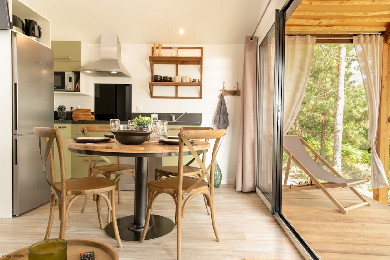 Damona Lodges