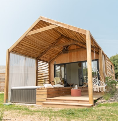 Damona Lodges