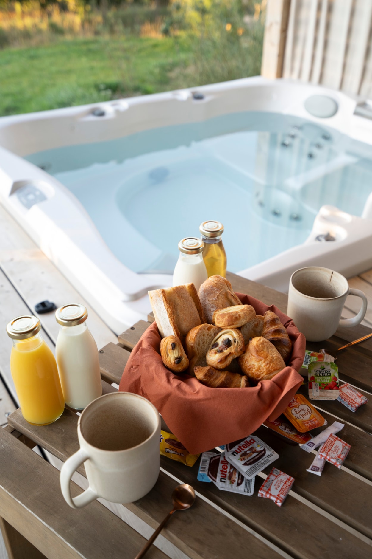 Damona Lodges