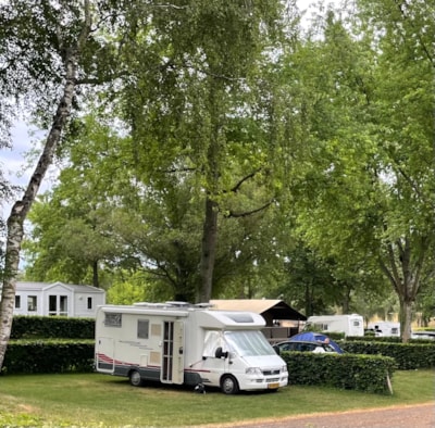 Pitch + 1 car or motor home -