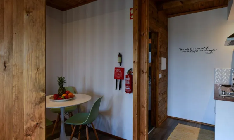 Bungalow Compact Wood