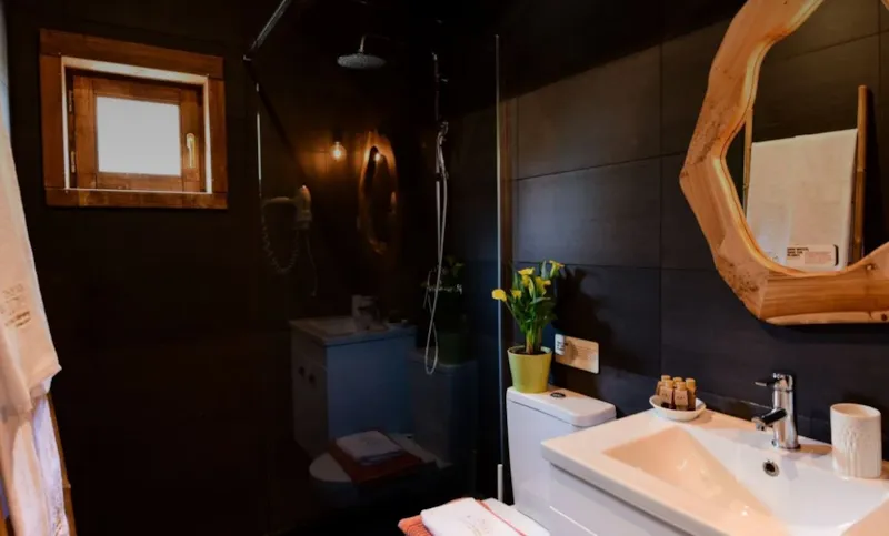 Bungalow Compact Wood