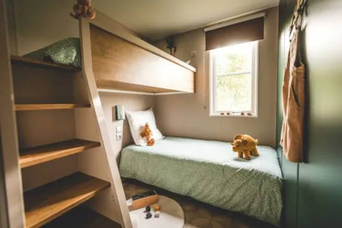 Location - Mobil Home Côté Jardin Grand Confort Proche Lac, Privatif  3 Chambres, 2 Salles D'eau - image n°7 - Camping D'Herbelon