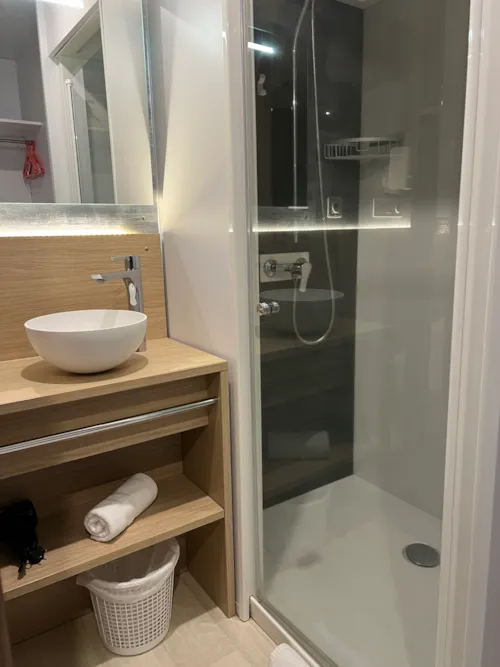 Mietunterkunft - Mobilheim Taos + Grand Confort Am See, 3 Schlafzimmer, 2 Badezimmer - image n°9 - Camping D'Herbelon