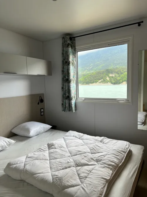 Mietunterkunft - Mobilheim Grand Large Confort Am Seeufer, 2 Schlafzimmer, 1 Badezimmer - image n°7 - Camping D'Herbelon