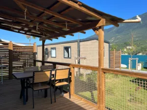Locatif - Mobil home Grand Large Confort proche du lac, 2 chambres, 1 salle d'eau - Camping D'Herbelon