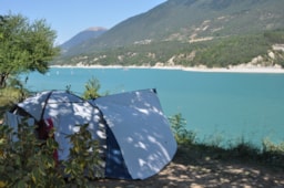 Kampeerplaats(en) - Standplaats Aan Het Meer: Omvat 1 Voertuig, 1 Tent Of 1 Caravan Of 1 Bestelwagen Of 1 Kampeerauto - Camping D'Herbelon