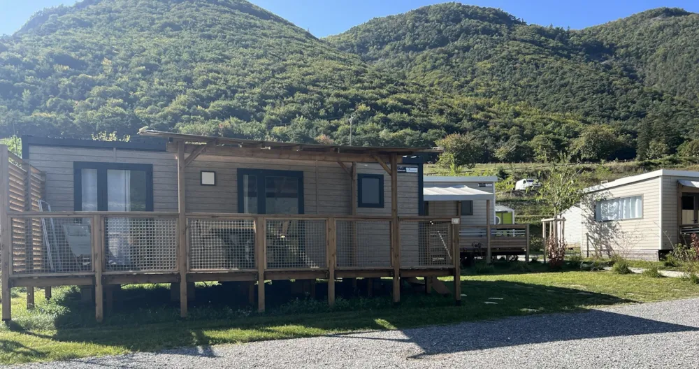 Location - Mobil Home Confort Grand Large Face Au Lac, 2 Chambres, 1 Salle D'eau - Camping D'Herbelon