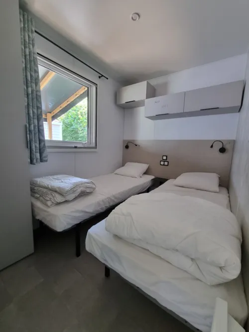 Accommodation - Mobile-Home Guatape - 3 Bedrooms - image n°8 - Camping Le Hameau des Pêcheurs